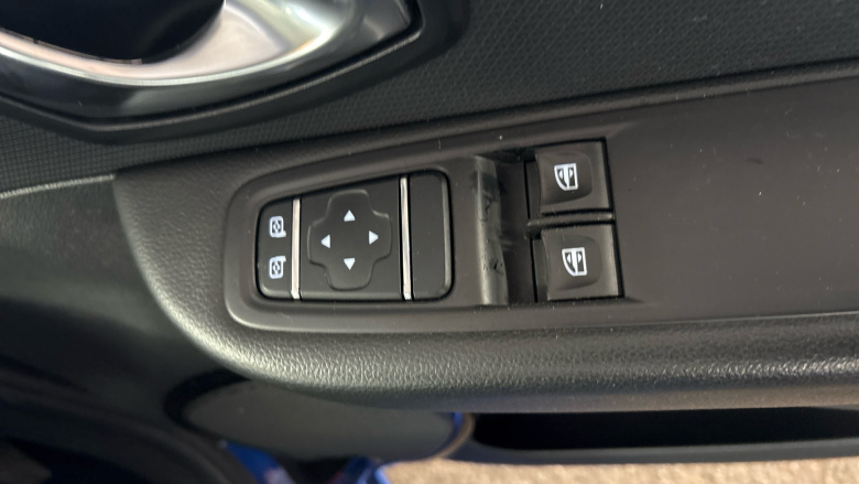 Renault Clio 1.2 TCE Dynamique Nav 5dr Petrol Hatchback